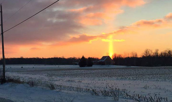 'Perfect Cross' Caught on Camera Forming in the Sky