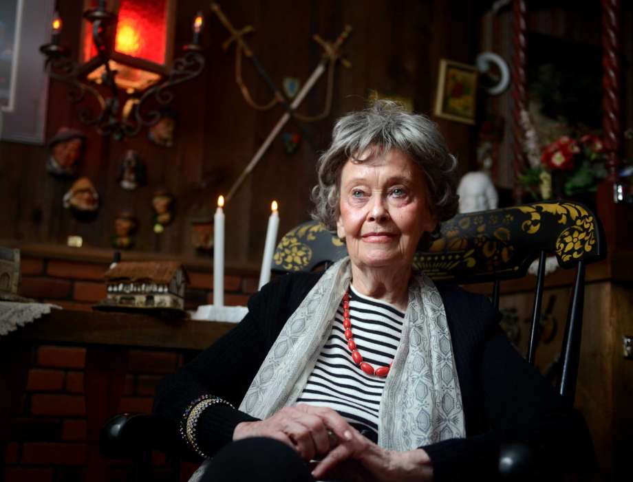 Famed Paranormal Investigator Lorraine Warren Dies at 92