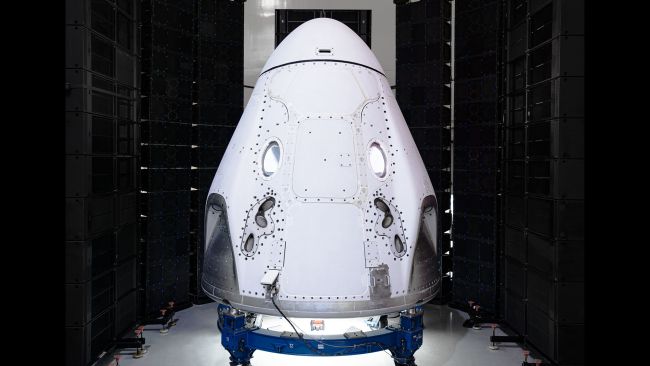 NASA Astronauts Keep Quiet on SpaceX Capsule Name