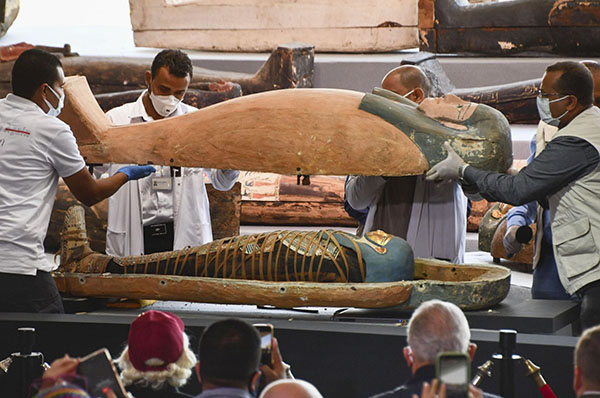 Egyptologists Unearth 160 Sarcophagi in 'City of the Dead'