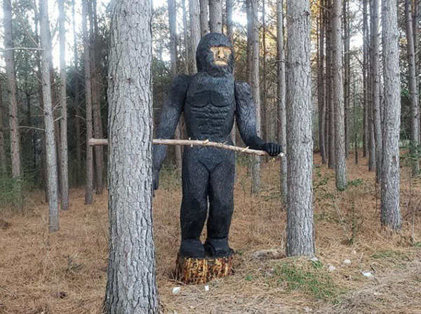 Night-time Drivers Mistake Bigfoot Carving for Real Creature