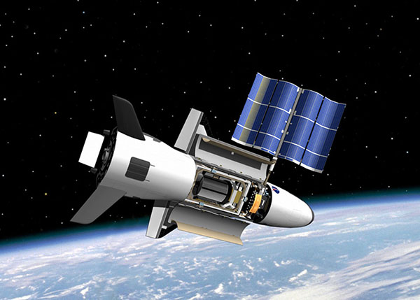 Air Force's Mysterious X-37B Space Plane Breaks Orbital Record