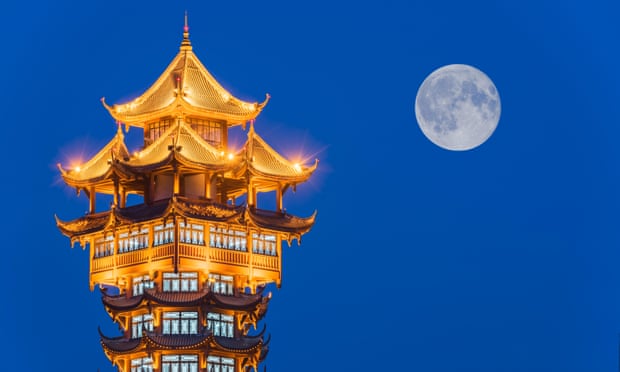 Chinese City 'Plans to Launch Artificial Moon'
