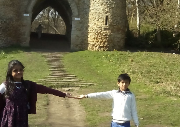 ‘Ghost’ Photobombs Family Snap at Creepy English Ruin