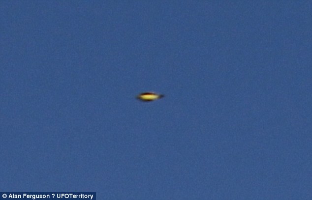 UFO Expert Spots Speeding Disc Above the Australian Desert