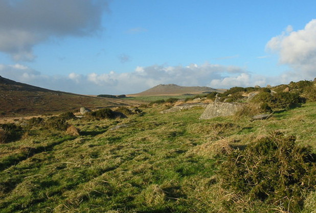 Man Claims to See Triangular UFO Hovering Over Bodmin Moor