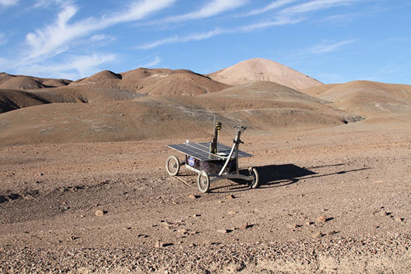 Earthbound NASA Rover Uncovers Clues to Finding Life on Mars
