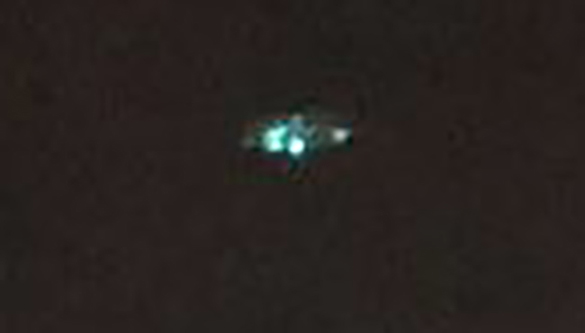 Dubai Witness Photographs 'UFO' Over Workplace