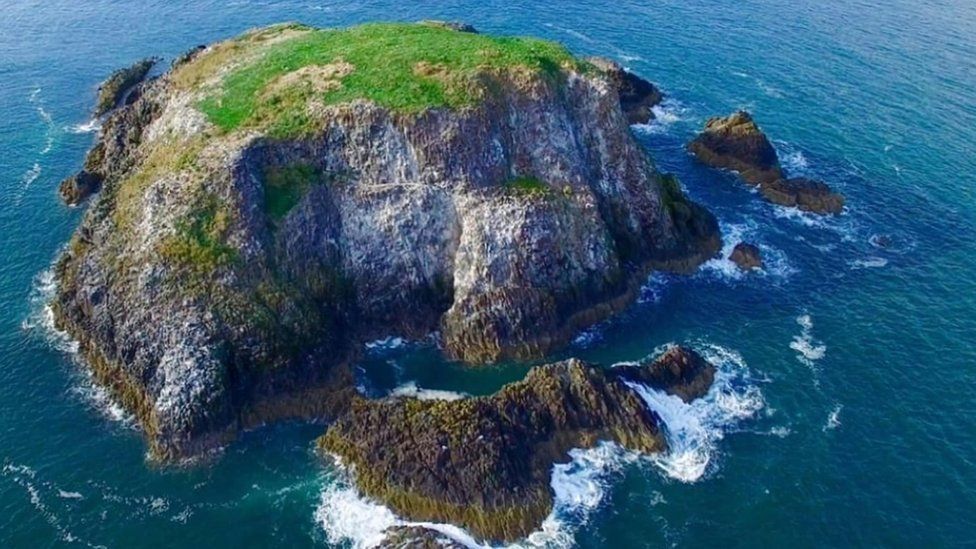 Uri Geller Creates 'Micronation' on His Remote Scottish Island