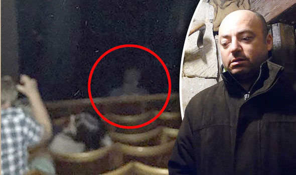 Shadow Man 'Head and Shoulders' Snapped by Ghost Hunters