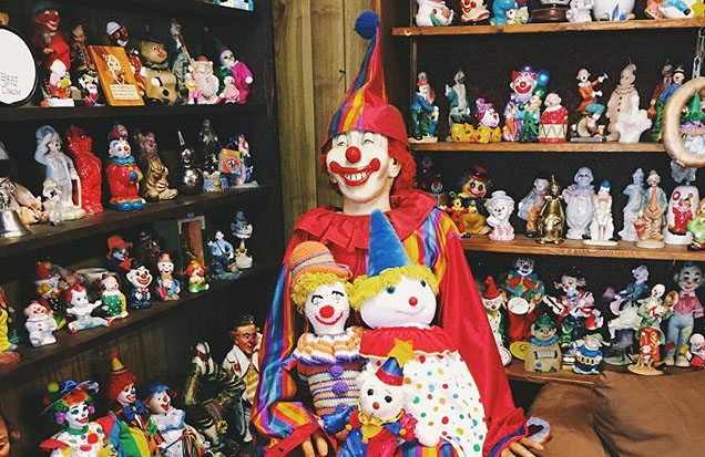'Haunted' Clown Motel Built on Burial Ground Creeps Out Guests