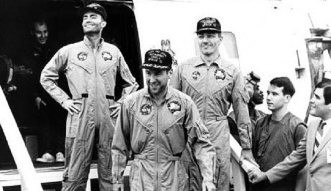 Did NASA Send SOS to Aliens to Rescue Apollo 13?