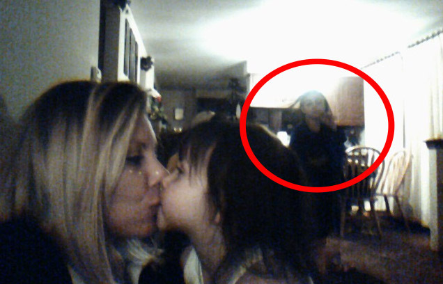 Selfie 'Ghost' Leads Mother to Discover the Creepy History of Her House