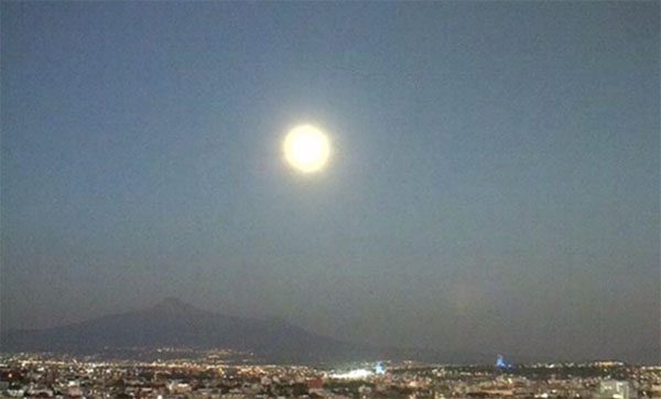 Web Cam Captures Bright 'UFO' Traveling Away from Volcano