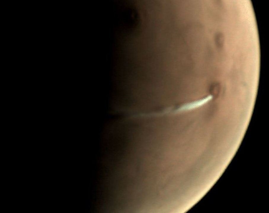Giant Plume-like Cloud Appears on Mars, Containing Water Ice