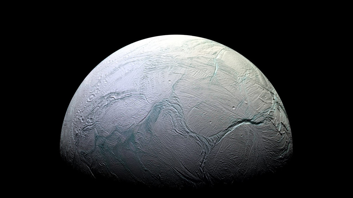 Complex Organic Molecules Discovered on Enceladus