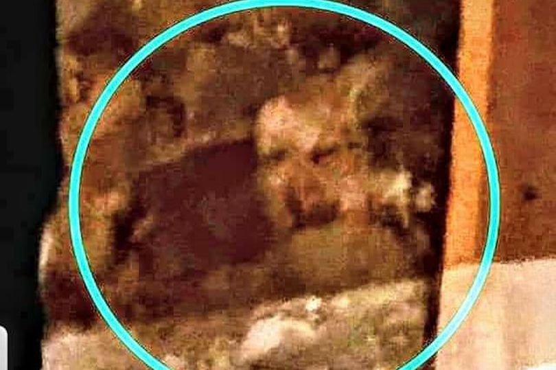 Ghost Hunters Capture '19th Century Man in the Mirror'