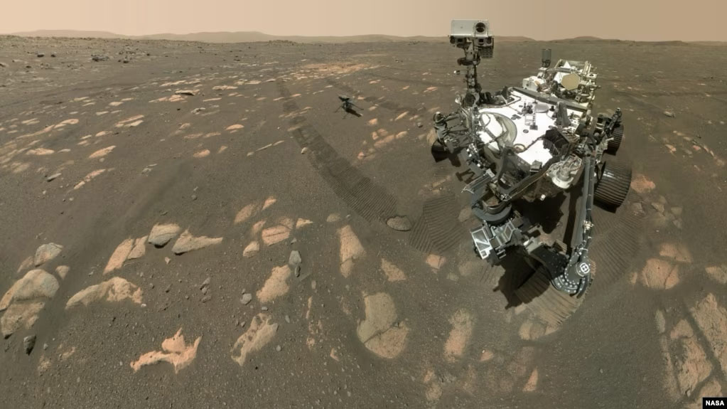 NASA Rover Finds New Evidence of Organic Matter on Mars