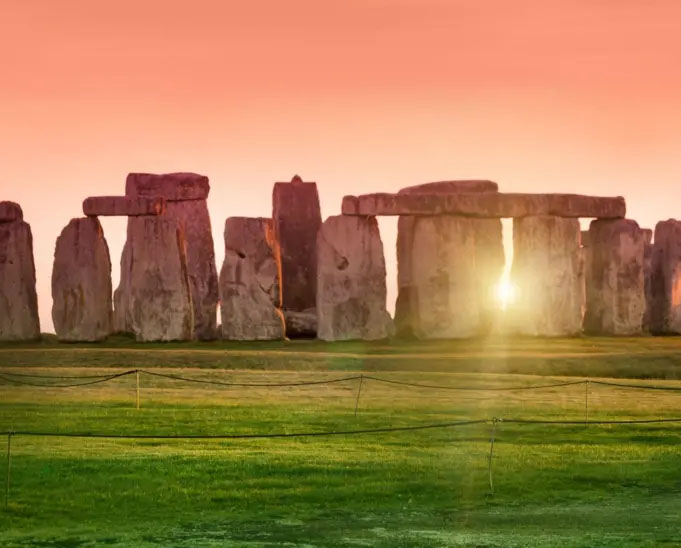 Stonehenge Ready for Thousands at Solstice Sunrise