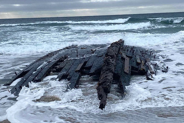 Mysterious Centuries-old Ghost Shipwreck Washes up on Shore
