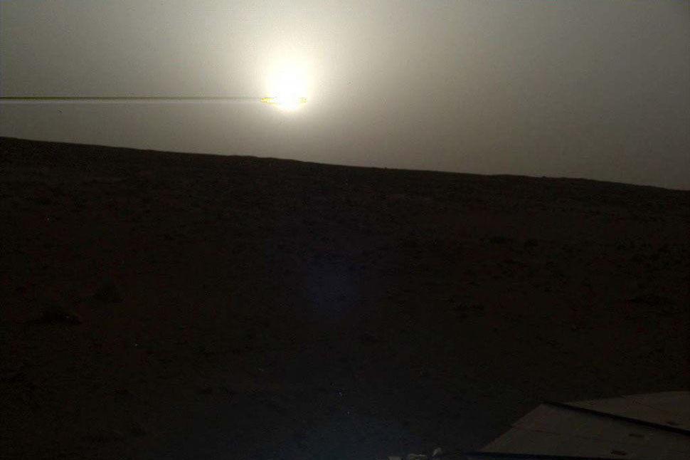 NASA's InSight Lander Records Martian Sunset Animation