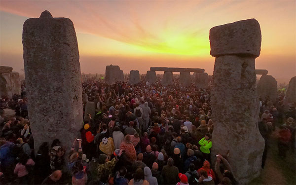 Crowds Return to Stonehenge for Summer Solstice Celebrations