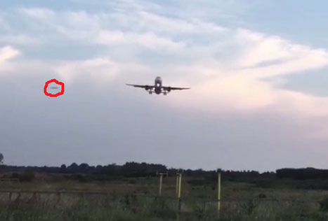 Fast Moving 'UFO' Spotted in Doncaster Aircraft Footage