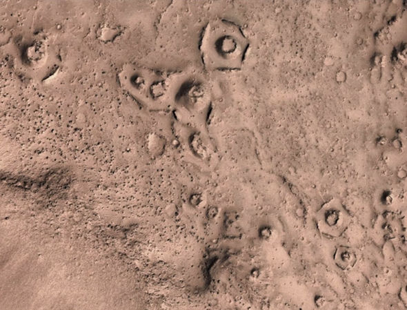 'Ruins of Ancient Walled City' Found on Mars?