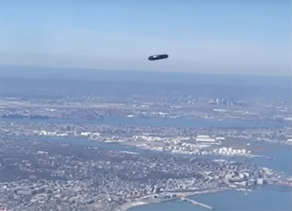 'Remarkably Clear' Video of 'UFO' Filmed over NYC Airport