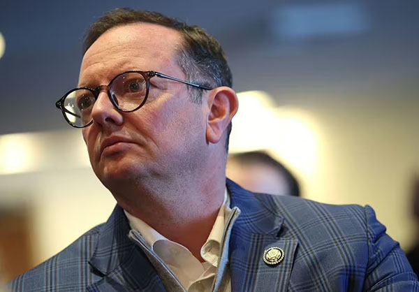 US Congressman Says Hidden UFO Is So Big It Can't Be Moved