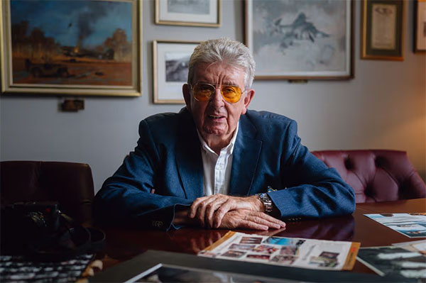Newspaper Photographer Claims He Saw Alien Autopsy Footage