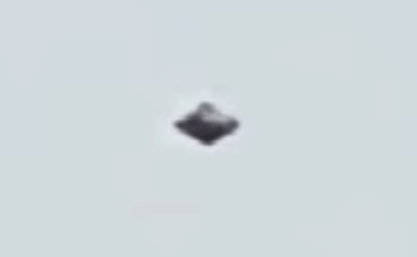 Strange 'Flying Saucer' Filmed Landing in Colombia