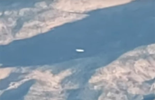 Pilot Catches Silver 'UFO' Flying Below His Aircraft in Utah