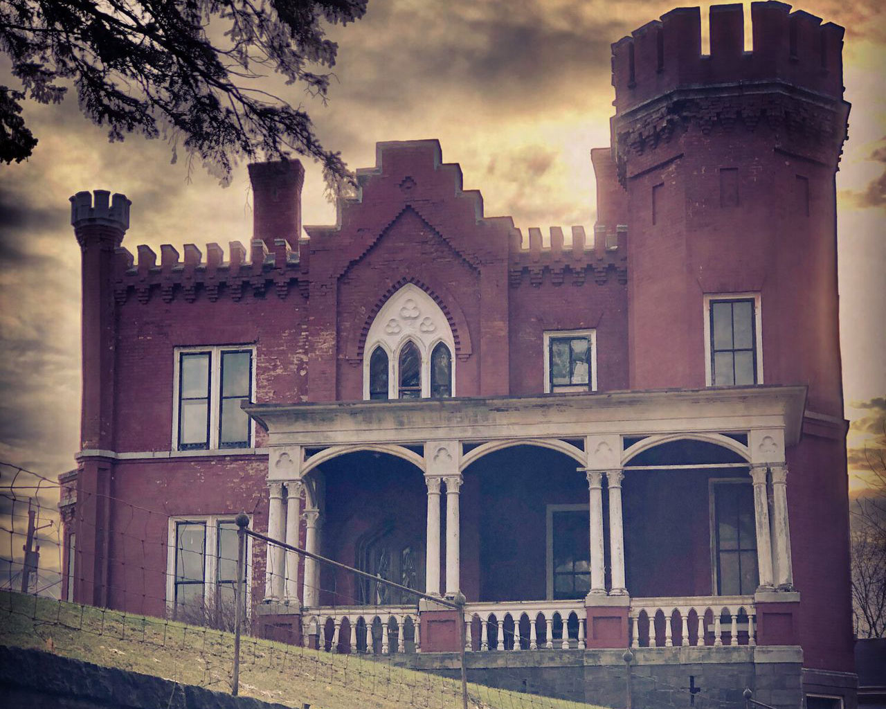 Auction for 'Haunted' Mansion Ends on Halloween