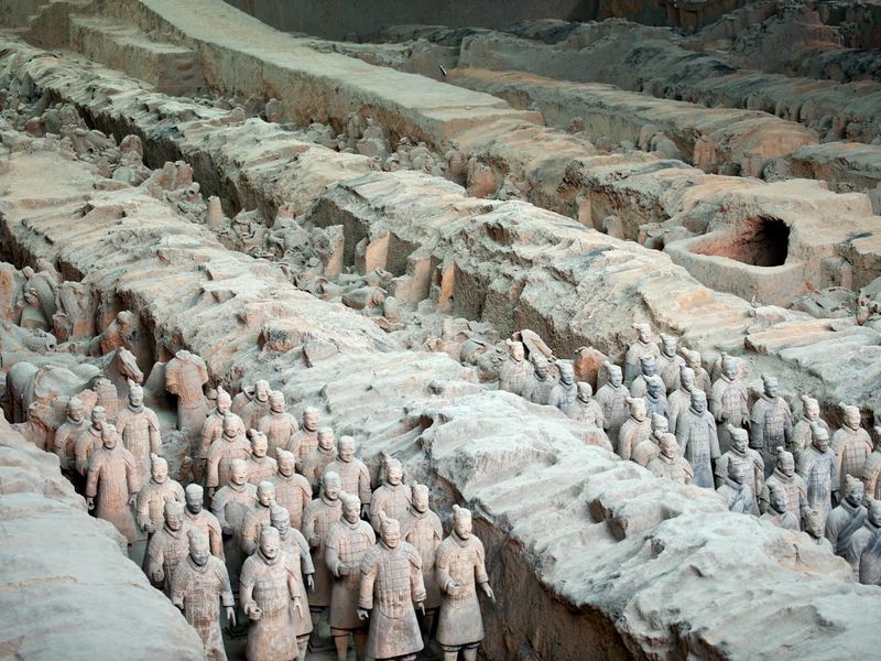 Archaeologists Excavate 200 More Chinese Terracotta Warriors