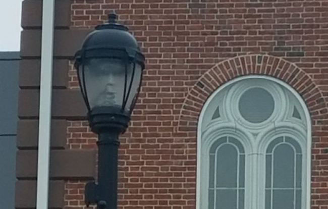Trick of the Light? Salem Mayor Snaps 'Ghostly Face' in Streetlamp