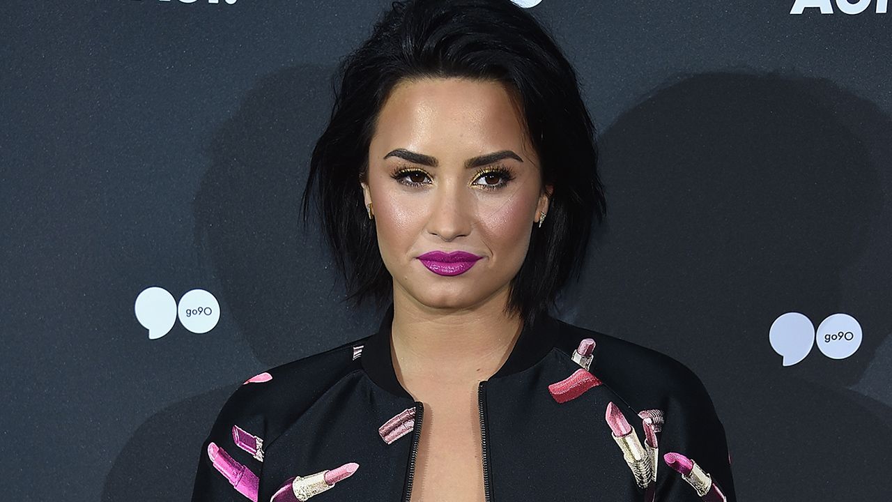 Singer Demi Lovato Reveals UFO Sighting