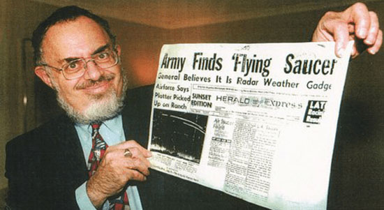 Legendary UFO Researcher Stanton Friedman Dies, Age 84