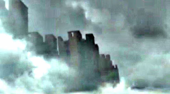 Hundreds See 'Floating City' Filmed in Skies Above China