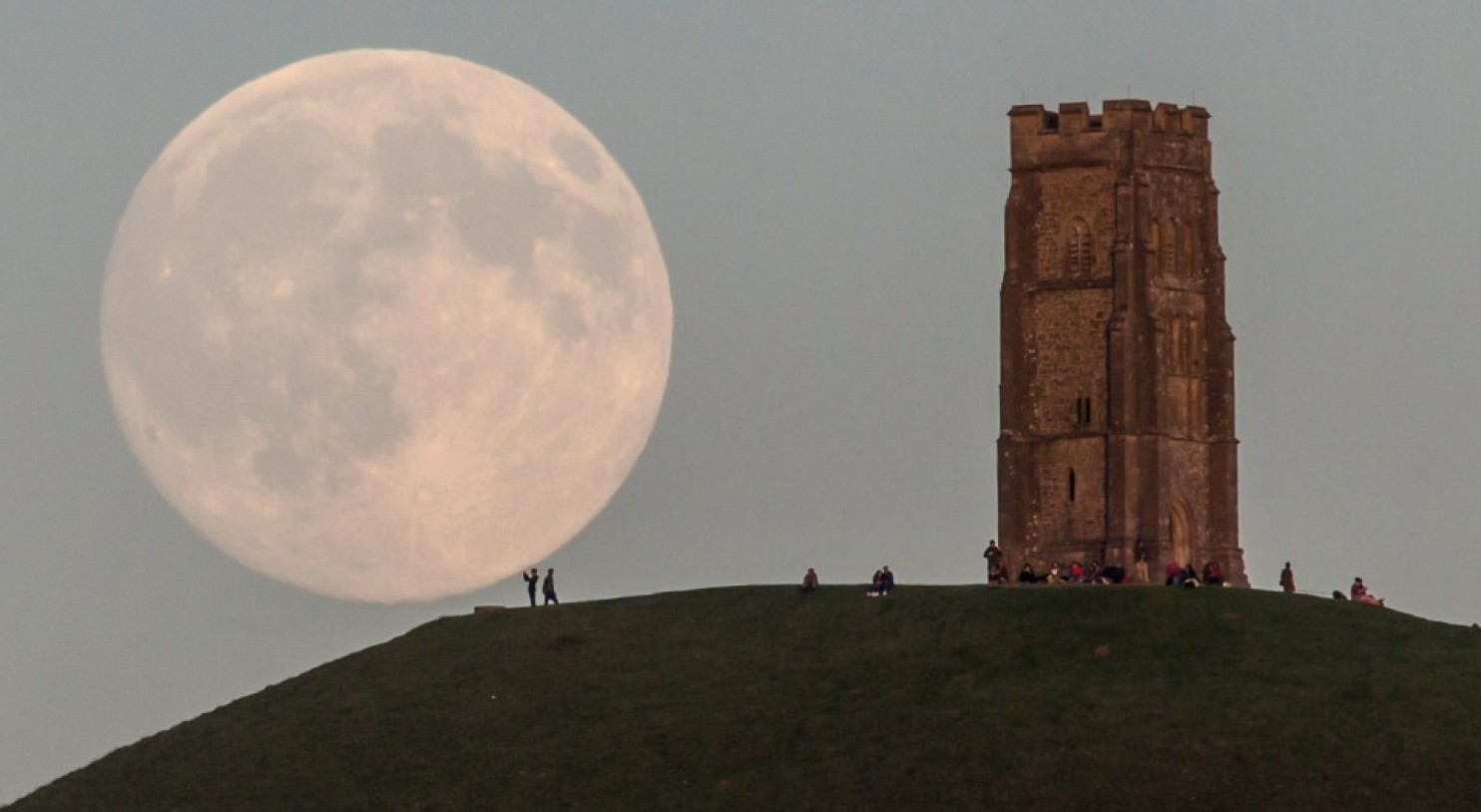 A New Jersey Sized Rock May Have Smashed up the Moon's 'Face'