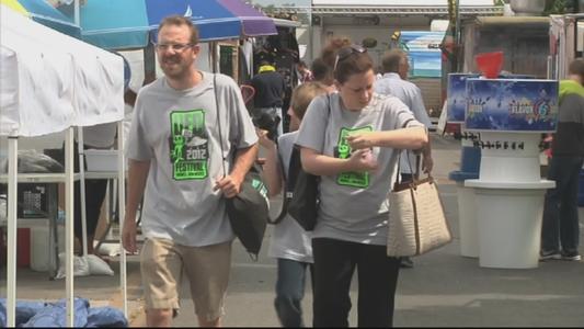 Thousands in Roswell for UFO Festival