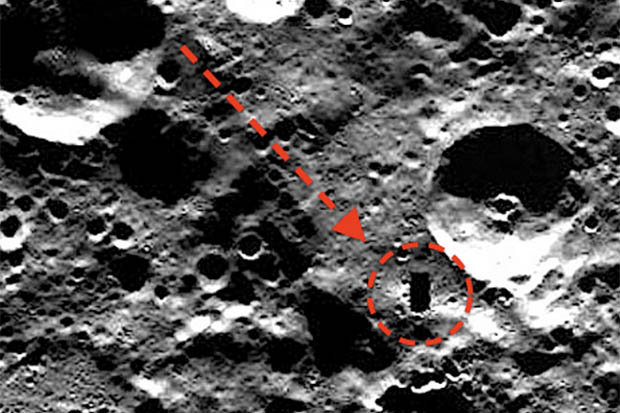 Giant Rectangular 'Doorway' Spotted on Mercury