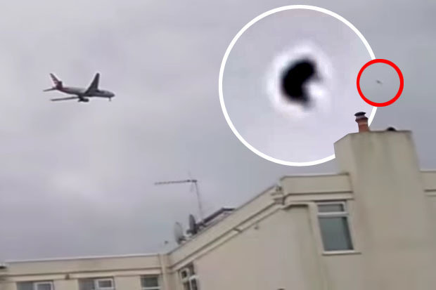 'U-Shaped UFO' Appears Near Plane Arriving at Heathrow Airport