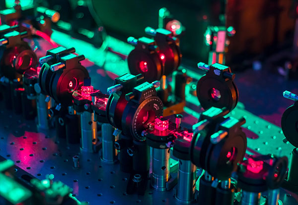Quantum Computer Test Sees Sixteen Possible Futures at Once