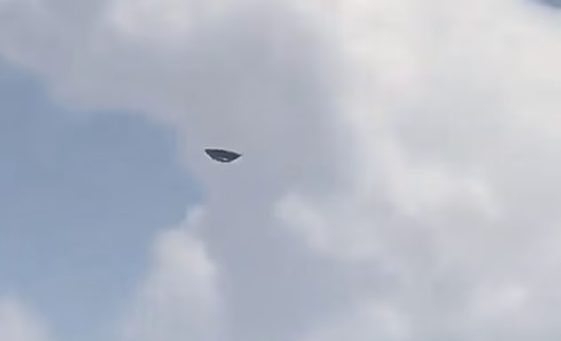 Witnesses Record 'UFO' Hovering over Mexican City