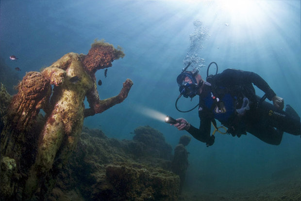 Ancient Roman City Re-discovered Beneath the Sea