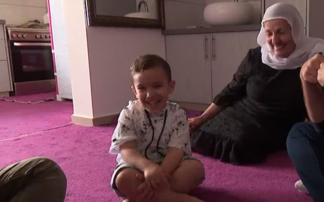 Arabic-speaking Toddler Talks in English 'Without Learning It'