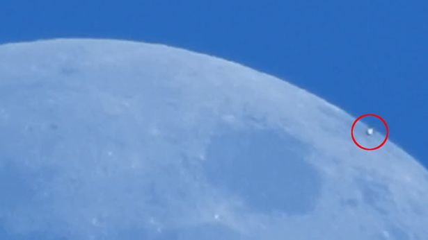 'UFO' Captured in High Zoom Moon Footage