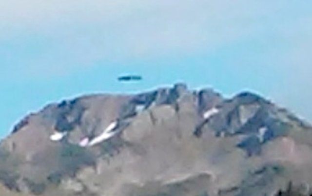 'UFO' Captured Over Washington State Mountain