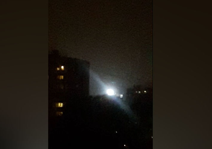 'Huge Glowing UFO' Filmed Above Moscow